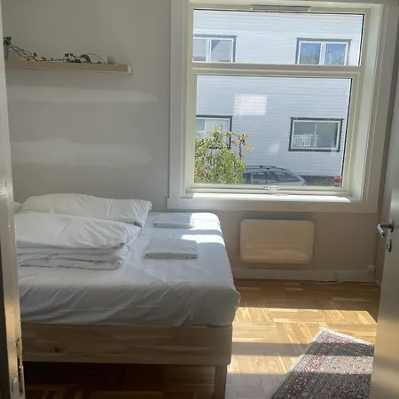 Central, Spacious And Characterful Apartment Stavanger